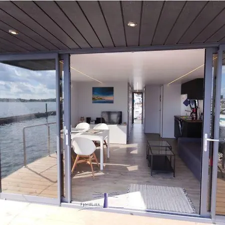 Úszó hotel Hausboot Fjord Aries Mit Dachterrasse In Schleswig