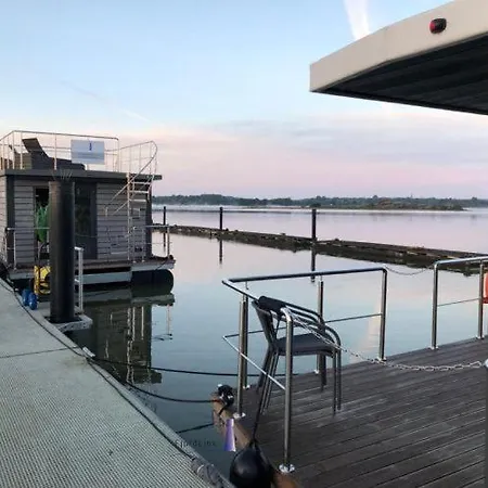 Hausboot Fjord Aries Mit Dachterrasse In Ботель *