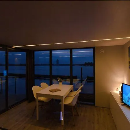 Hausboot Fjord Aries Mit Dachterrasse In Schleswig