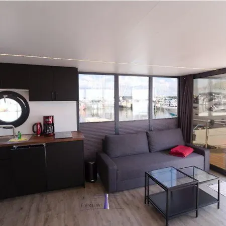 Hausboot Fjord Aries Mit Dachterrasse In Bådhotel Slesvig